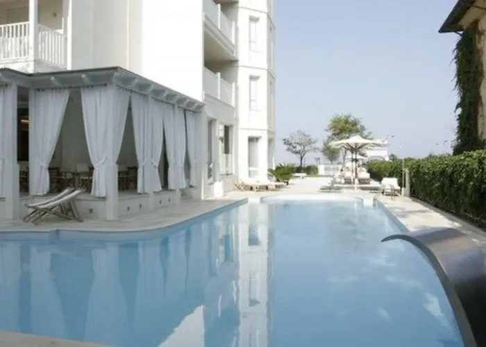 Ξενοδοχείο Le Rose 4*