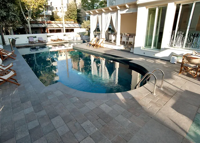 Le Rose Hotel